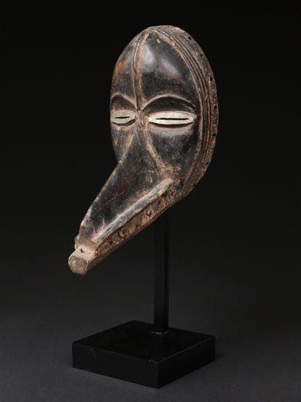 Zoomorphic mask, "gägon"
Dan-Yakuba. Ivory Coast
W