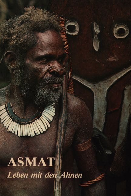 Les Asmat. Vivre avec les ancêtres
 
Des sculpteur