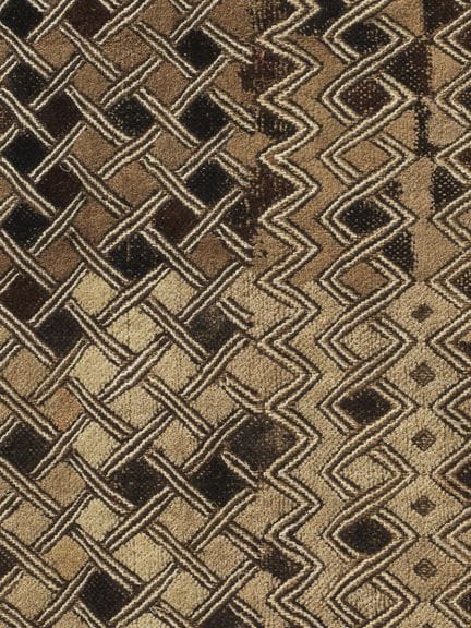 Tissu en raphia pelucheux, « mbal »
Kuba-Shoowa. R