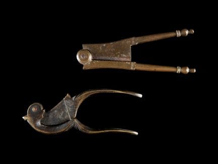 2 couteaux à noix de bétel
Inde
Sans socle / witho