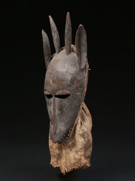 Mask, "Ntomo"
Bamana. Mali
Without base
Wood, text