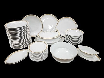 GDA Limoges
White glazed porcelain tableware set w