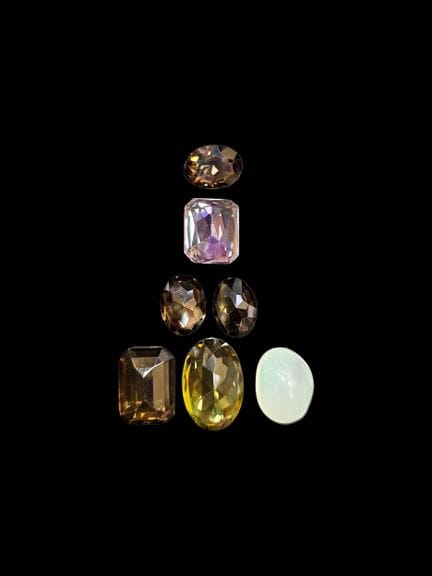Conjunto de piedras que incluye un citrino (una as