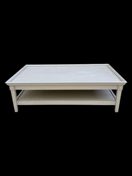 Tavolino in legno verniciato grigio, con le gambe 