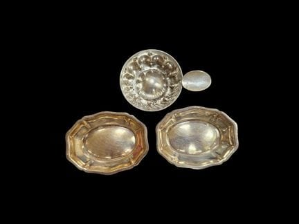 Silver plated metal set consisting of two oblong b