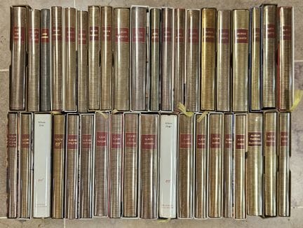 LA PLEIADE LIBRARY
Picture Books
A collection of 3