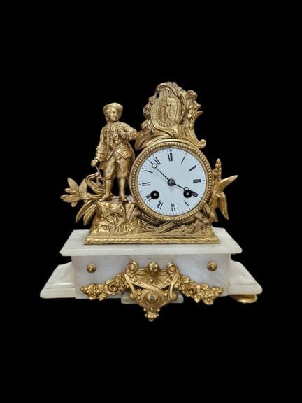 Pendeluhr aus vergoldeter Bronze und Alabaster mit