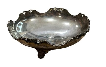 925 sterling silver tripod-shaped dish decorated w