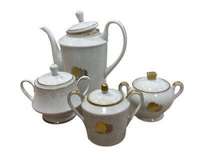 Mismatched porcelain set consisting of three sugar
