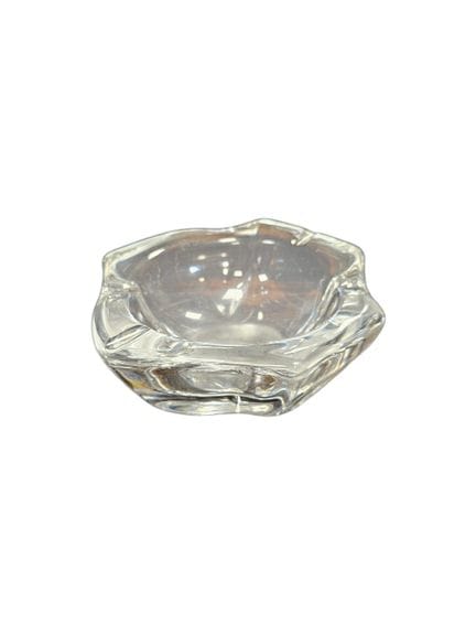 DAUM FRANCE
Crystal ashtray 
H: 6.5 cm
D: 16.5 cm
