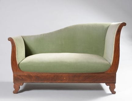 Mahogany-veneered chaise longue inlaid with light-