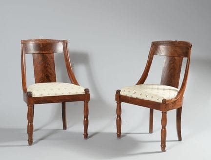 Pair of gondola chairs in mahogany and mahogany ve