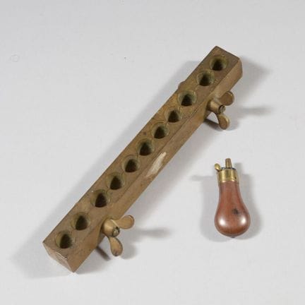 Set includes:
- Bronze bullet mold with 11 cavitie