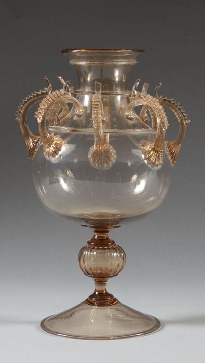 VENISE - MURANO
Vase en verre teinté sur piédouche