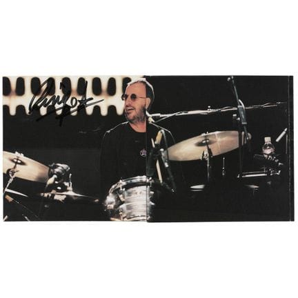 Beatles: Libretto del CD autografato da Ringo Star
