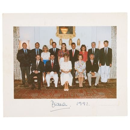 Fotografia di gruppo autografata dalla principessa