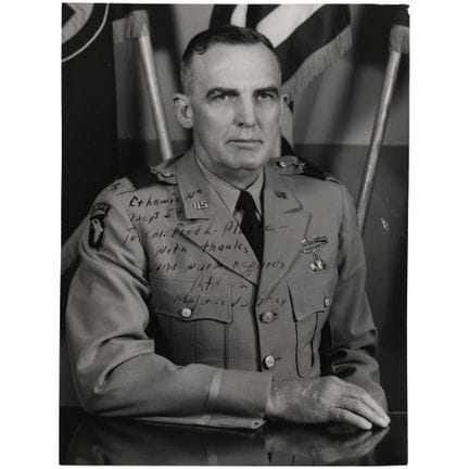 Band of Brothers: Robert Sink Signed Photograph
Un