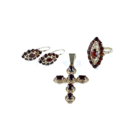 Schmuckset aus 18 Karat Gelbgold (750 Tausendstel)