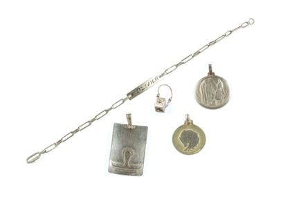 18k yellow gold (750) set consisting of: 
- an eng