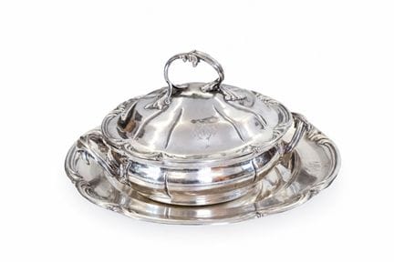 ODIOT. 
Covered vegetable dish, with a stand and l