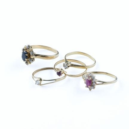 Set of five small 18k yellow gold rings (750 parts