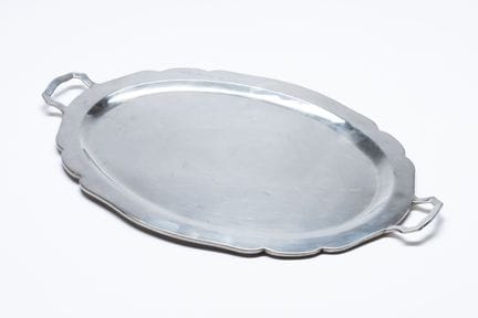 Oval 925-millésime silver tray with scalloped edge