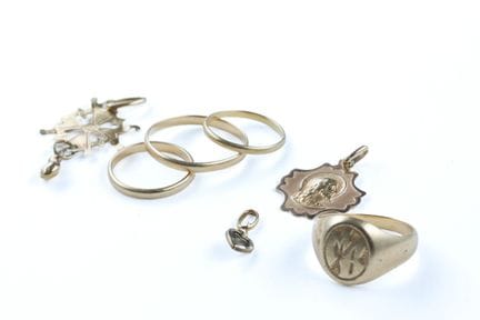 Set aus 18 Karat Gelbgold (750 Tausendstel) besteh