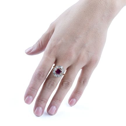 18k yellow gold ring (750 parts per thousand) set 