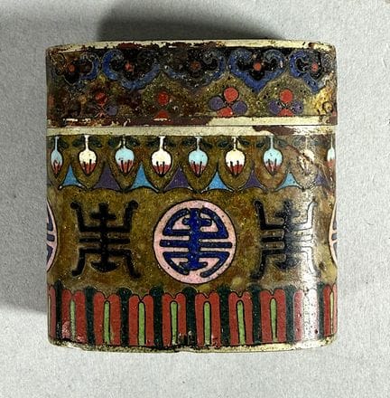Cloisonné enamel box (minor imperfections) H 6 cm