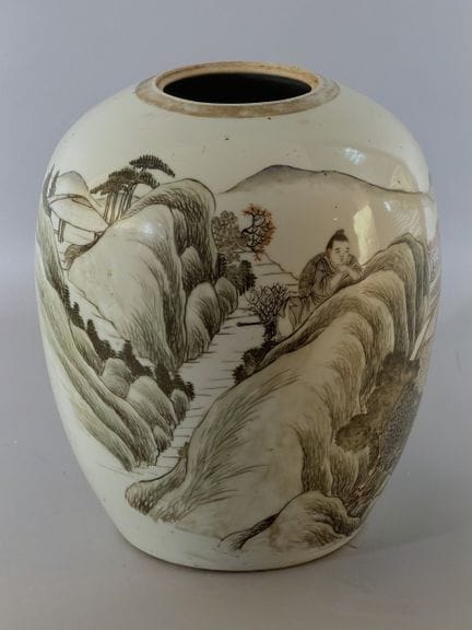 Porcelain ginger jar decorated in grisaille with f