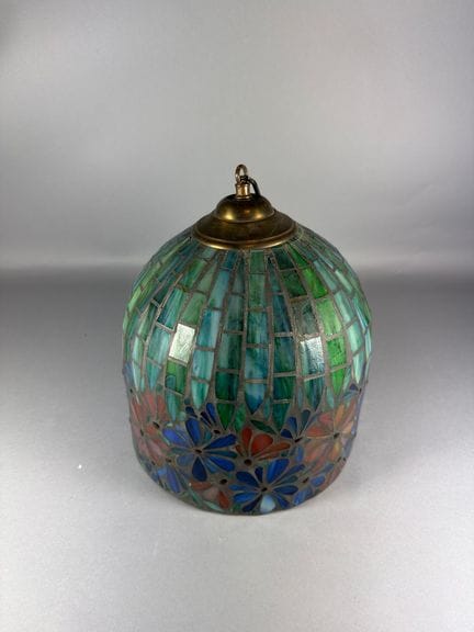 Suspension en pâte de verre, à motif floral dans l