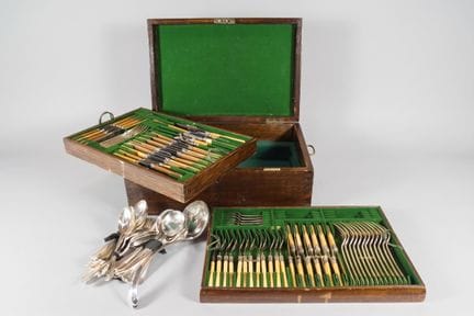Waring &amp; Gillow Ltd, London. Silver plated tab