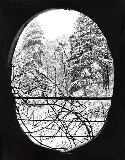 IZIS（又名Israëlis Bidermanas）1911-1980
《被毁的石柱》，雷茨沙漠，