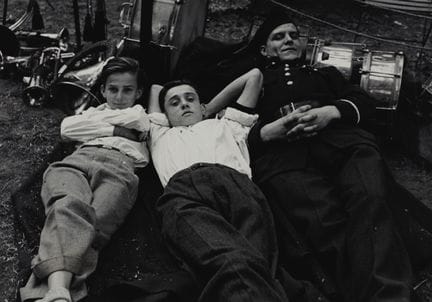 SANFORD H. ROTH 1906–1962
Junge Musiker, Paris, ca