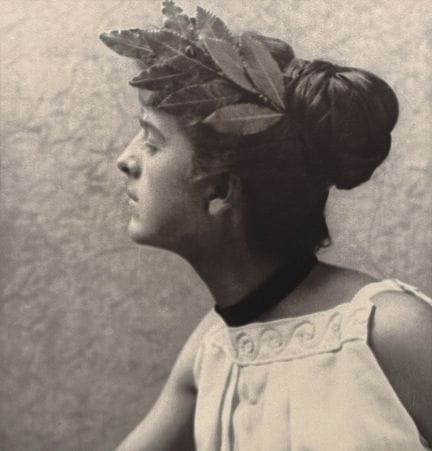 ALFRED ENKE 1852-1937
Femme à l'Antique, ca.1900.
