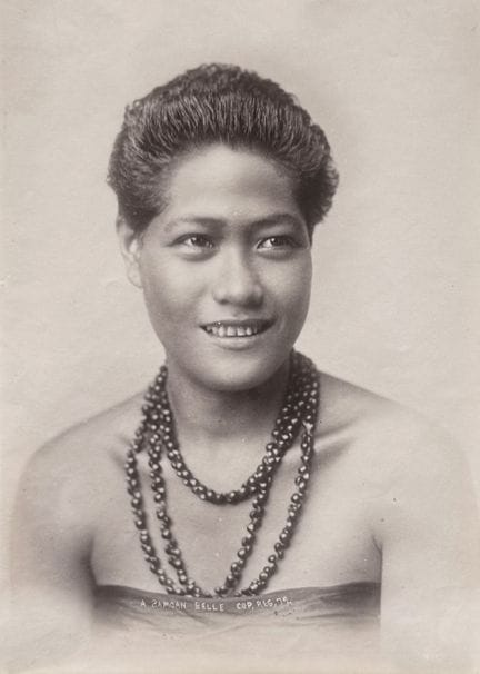 ÎLES SAMOA - THOMAS ANDREW 1855-1939
Femme Samoane