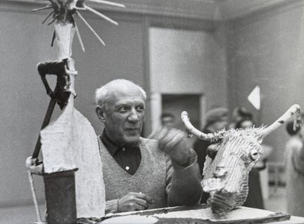 PABLO PICASSO
Picasso et la sculpture "La Chèvre à