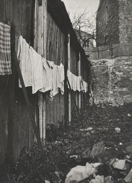 ROMI (Robert Miquel, bekannt als) 1905–1995
Slum i