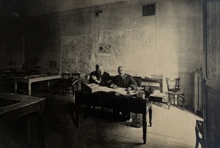PIERRE LOTI
Pierre Loti et Victor Marguerite dans 