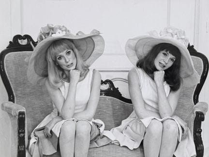 CINE - LAS JOVENCITAS DE ROCHEFORT
Catherine Deneu