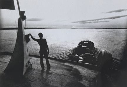 CONGO - MICHAEL WOOD
Homme sur le pont d'un navire