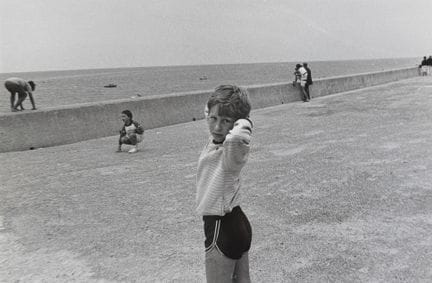 BERNARD DESCAMPS 1947–
Kinder auf dem Steg, ca. 19