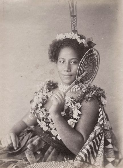 ÎLES SAMOA - THOMAS ANDREW 1855-1939
Jeune Samoane