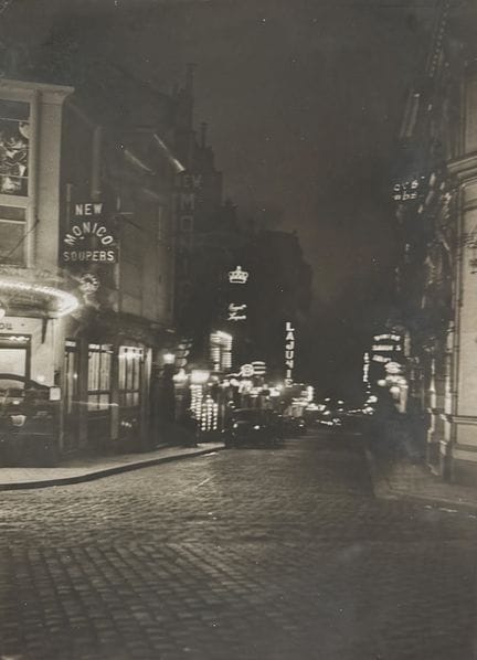 PARIS – PIGALLE
Place Pigalle bei Nacht, Paris, 19