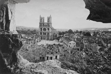 ZWEITER WELTKRIEG – MANTES-LA-JOLIE
Kathedrale und