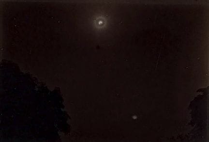 ÉCLIPSE
Éclipse de soleil, 1ère phase, 1900.
Photo