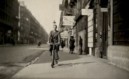 PARIS – RADFAHRER
Radfahrer, Rue Réaumur, Paris, 1