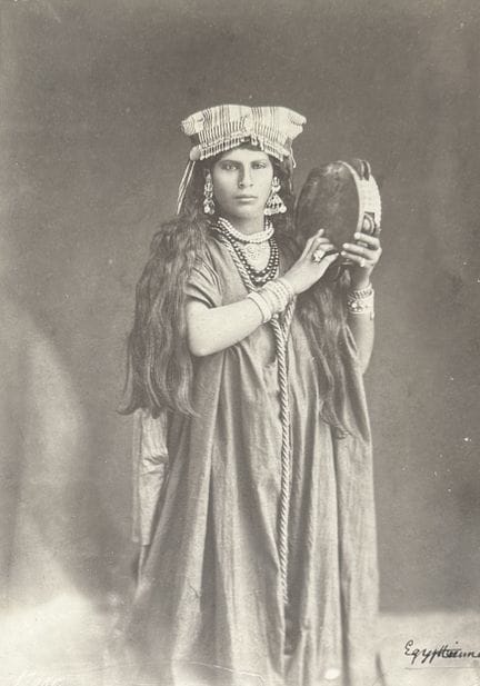 ÉGYPTE - FRÈRES ZANGAKI
Égyptienne, ca.1880.
Photo