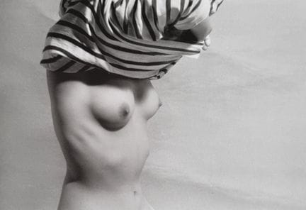 WILLY RONIS 1910-2009
Desnudo con polo a rayas, 19