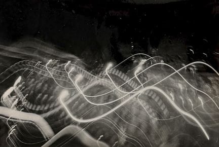 ABSTRACTION - ÉLECTRICITÉ
Étincelle dans le ciel, 